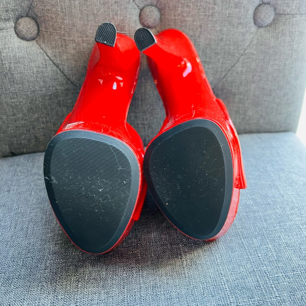 Ellie Red Platform High Heels, size 7 - Picture 9 of 14